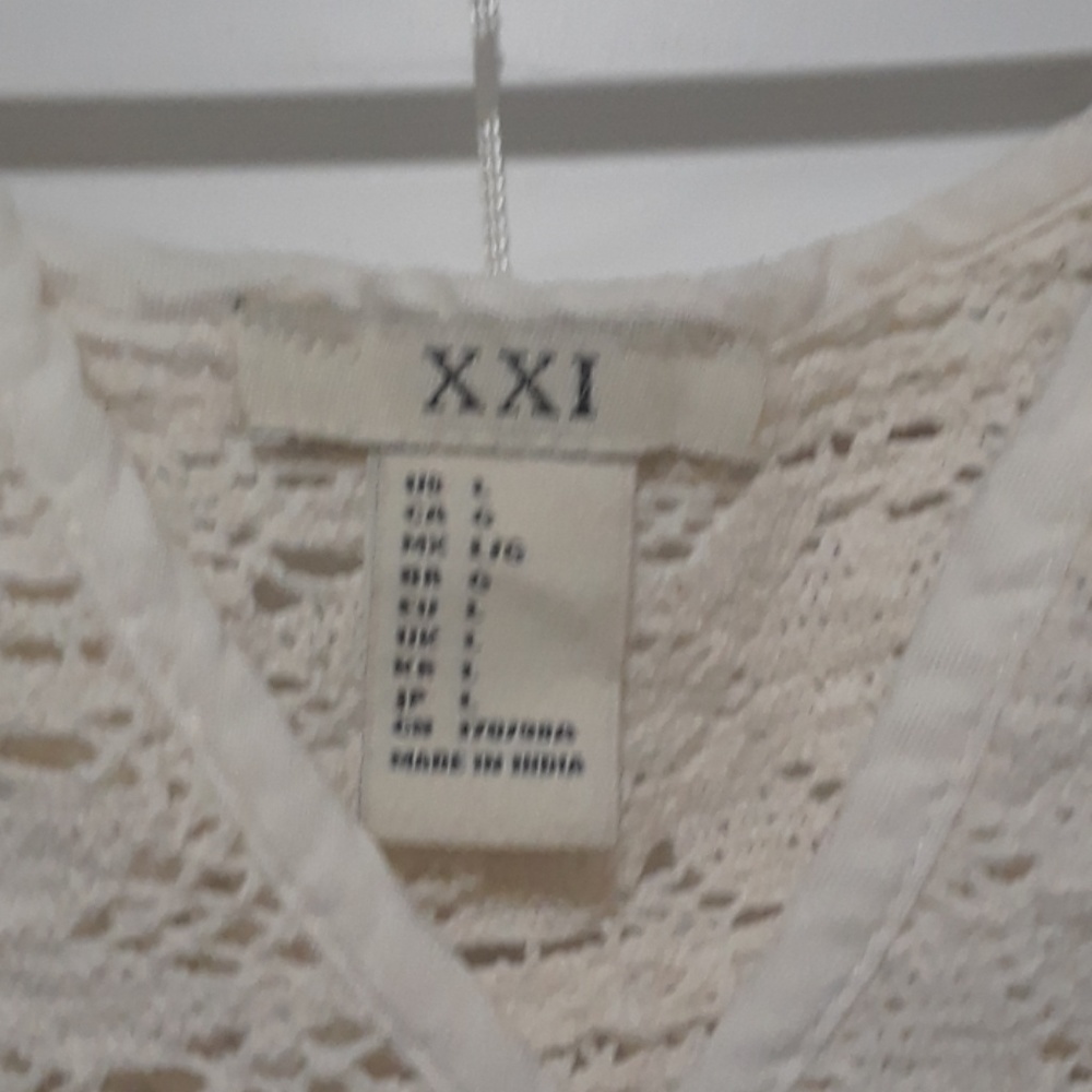 Blouse - Picture 2 of 3